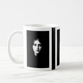 Caneca De Café Mulher vitoriana com expressão assombrosa