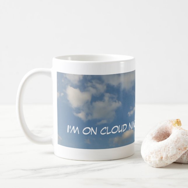 Caneca De Café Na Cloud Nine Panorâmica Coffee Mug (Com Donut)