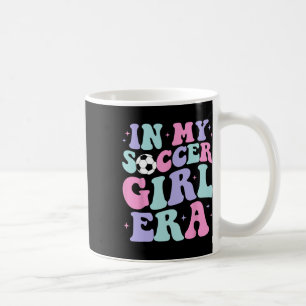 Caneca De Café Na Minha Era de Garota de Futebol Retro Groovy Gar