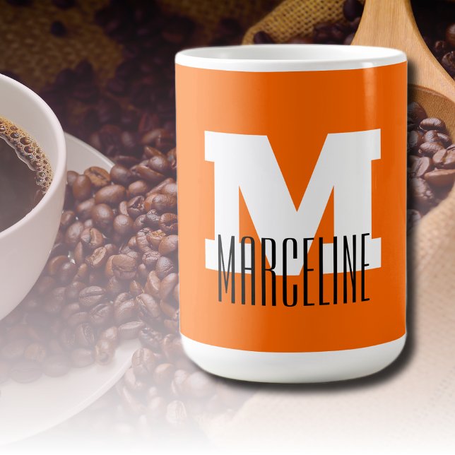 Caneca De Café Na moda Modern Name Inicial | Neon Sunset Orange (Criador carregado)
