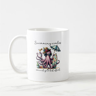 Caneca De Café Nadando Círculos ao Redor do Seu Melhor Esforço Po