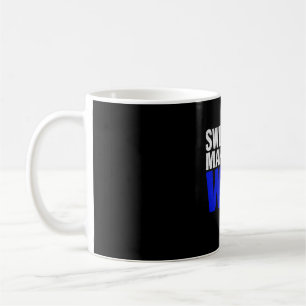 Caneca De Café Nadar Me Torna Uma Camiseta De Longa Folga Molhada