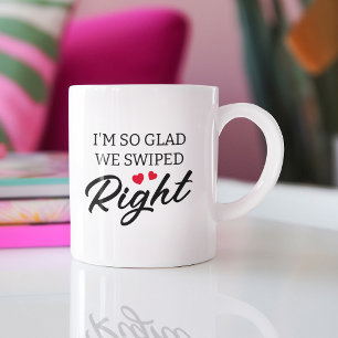 Caneca De Café Namorados Engraçado Varrido À Direita