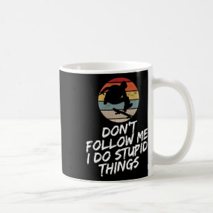 Caneca De Café Não me siga, faço coisas estúpidas, engraçado retr