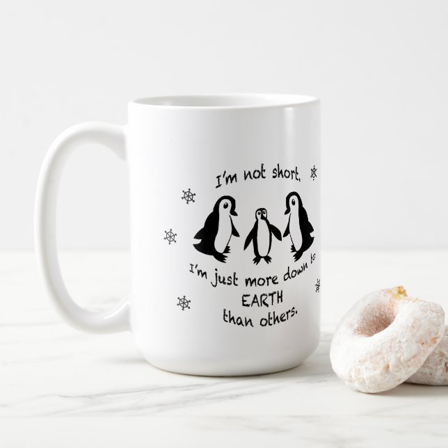 Caneca De Café Não sou baixo, só mais pé no chão (Com Donut)