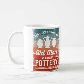 Caneca De Café Não Subestime Um Homem Velho Que Ama Cerâmica