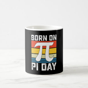 Caneca De Café Nascer Na Matemática De Aniversário Do Pi