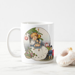 Caneca De Café Natal Antigo, Menina Feliz Brincando com Bonecas