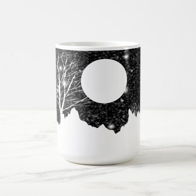 Caneca De Café Neve voando em uma noite iluminada pela lua (Centro)