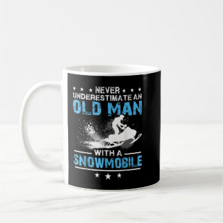 Caneca De Café Never underestimate an old man with a snowmobile