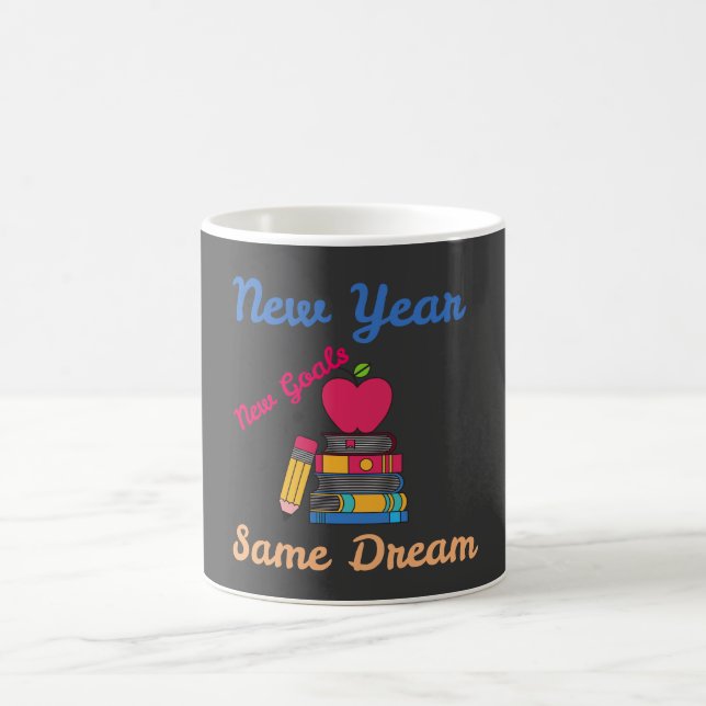 CANECA DE CAFÉ NEW YEAR NEW GOALS SAME DREAM BACK TO SCHOOL (Centro)