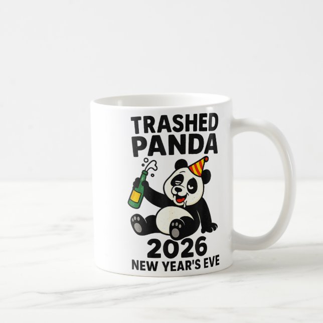 Caneca De Café New Years Eve 2026 Trashed Panda Premium  (Direita)