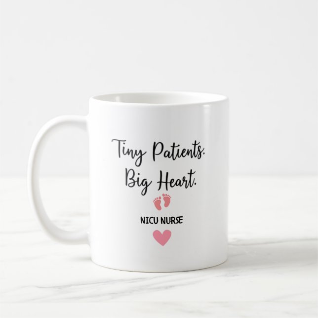 Caneca De Café NICU Nurse – Tiny Patients, Big Heart (Esquerda)