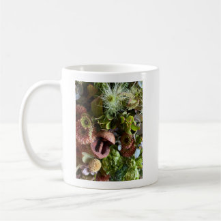 Caneca De Café Nigella, Chrysanthemum, and Berries Floral Design