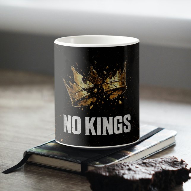 Caneca De Café No Kings Protest (Criador carregado)