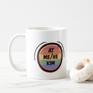 Caneca De Café No Mi/HE KIM Pronoun Rainbow Circle LGBTQ+ Pride