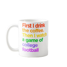 Caneca de café no Sábado de Futebol