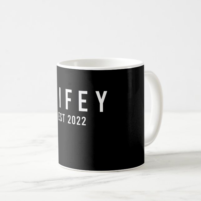 Caneca De Café Noiva Wifey Est 2022 Para Ser Festa de solteira (Frente Esquerda)