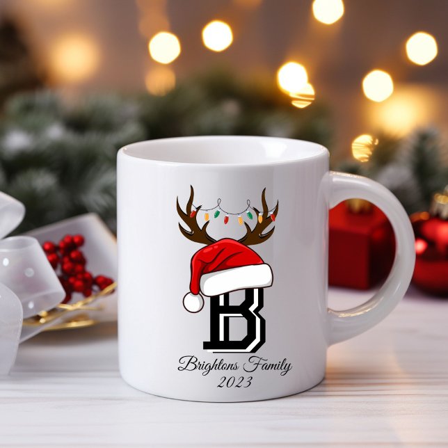 Caneca De Café Nome da Família Monogramas Papai Noel Natal (Criador carregado)