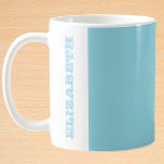 Caneca De Café Nome do Bloco Turquesa Moderno Personalizado<br><div class="desc">Faça seu café matinal exclusivamente seu com este design de caneca moderno e personalizável. Apresentando um design de divisão limpo com um painel de blocos de cor em negrito em um lado e seu nome personalizado exibido verticalmente em uma forma correspondente. A estética minimalista permite combinações de cores versáteis para...</div>