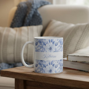 Caneca De Café Nome do padrão floral em aquarela azul moderno