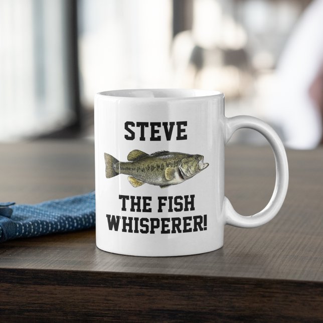 Caneca De Café Nome Engraçado Legenda de Pesca Bass Largemouth (The fish whisperer largemouth bass fishing coffee mug gift)