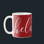 Caneca De Café Nome Manual Personalizado Mug Cranberry Red<br><div class="desc">Uma linda caneca de dois tons com um nome personalizado em uma fonte moderna e elegante de script. Em um doce vermelho e branco. Maravilhoso como um presente de feriado,  aniversário,  de casa ou de damas de honra.</div>