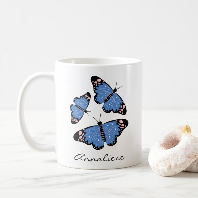 Caneca De Café Nome Personalizado de Ilustração de Borboleta Azul (Com Donut)