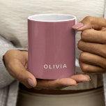 Caneca De Café Nome personalizado do monograma Dourado Rosa<br><div class="desc">Comece seu dia em estilo com este monograma personalizado de cor rosa dourado, nome caneca de café. Com um monograma elegante e sofisticado de ouro rosa, esta caneca personalizada adiciona um toque de elegância à sua rotina matinal. Quer você esteja gostando do seu café, chá ou chocolate quente favorito, esta...</div>