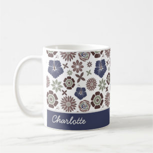 Caneca De Café Nome personalizado padrão da superfície floral de