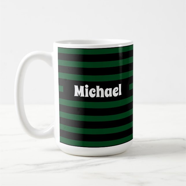Caneca De Café Nome Personalizado Verde e Preto em Escuro Simples (Esquerda)