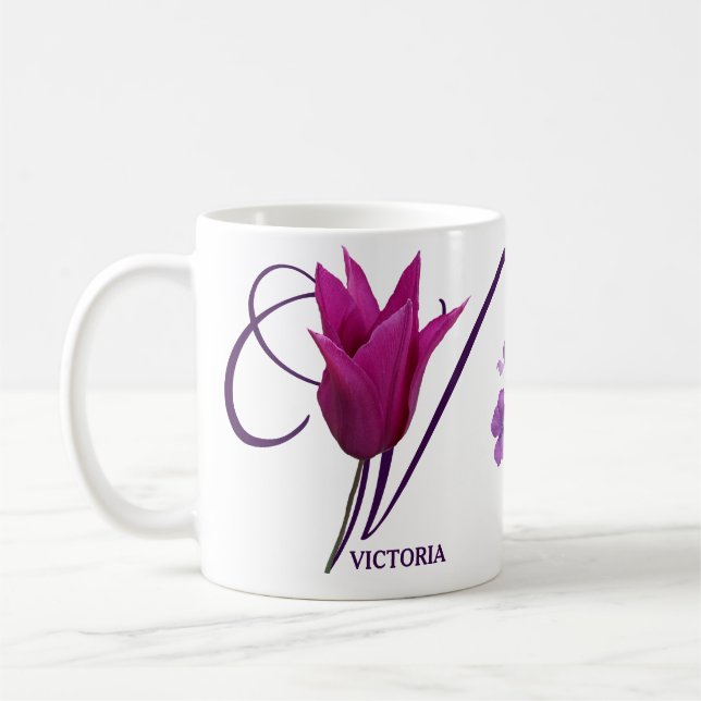 Caneca De Café Nome personalizável Vitória monograma bonito flora (Esquerda)