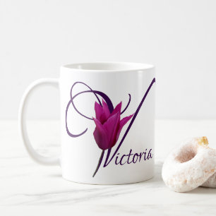 Caneca De Café Nome Victoria personalizável tulipa floral roxa