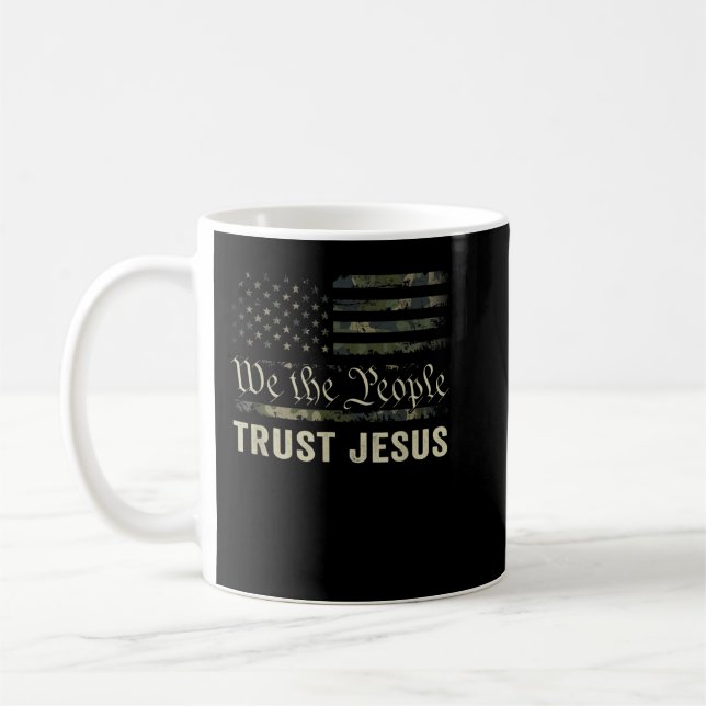 Caneca De Café Nós As Pessoas Confiam em Jesus - Cristão Patrióti (Esquerda)