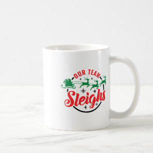Caneca De Café Nossa Equipe Dorme Família de Natal Pajama Xmas Ho