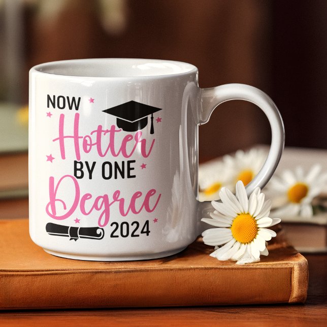 Caneca De Café Now Hotter By one Degree 2024 Funny Graduated Gift (Criador carregado)