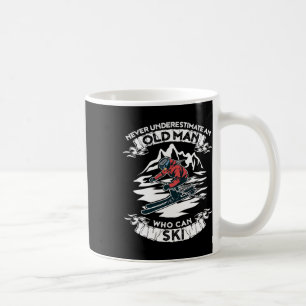Caneca De Café Nunca Subestime um Homem Velho que Ama Esqui