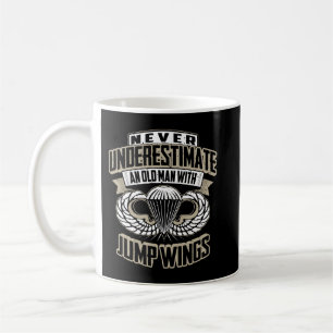 Caneca De Café Nunca Subestime Um Velho Com Asas De Salto Mili