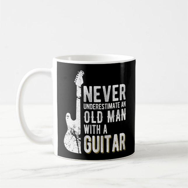 Caneca De Café Nunca Subestime Um Velho Com Um Guitarrista (Esquerda)