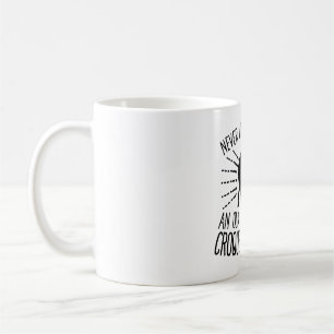 Caneca De Café Nunca subestime um velho martelo