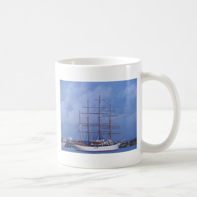 Caneca De Café Nuvem alta do mar do navio (Direita)
