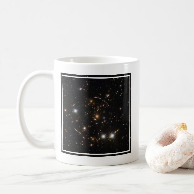 Caneca De Café O Arco Sunburst Em Um Cluster De Galáxias Maciço (Com Donut)