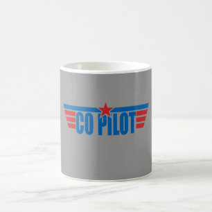 Caneca De Café O copiloto voa o crachá - aviação