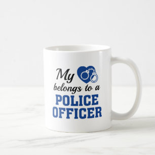 Caneca De Café O coração pertence agente da polícia