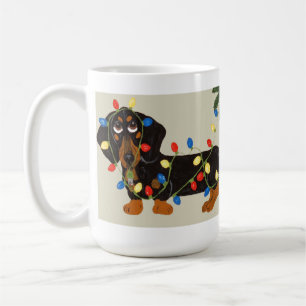 Caneca De Café O Dachshund Tangled no preto das luzes de