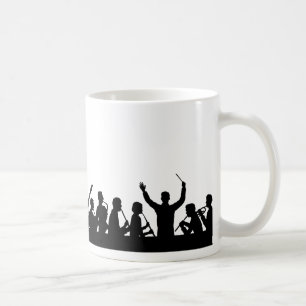 Caneca De Café O esboço do condutor e a banda enegrecem no branc