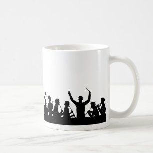 Caneca De Café O esboço do condutor e a banda enegrecem no branco
