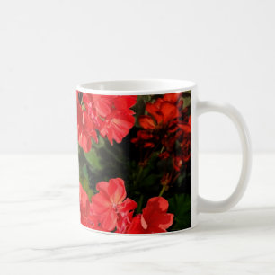 Caneca De Café O gerânio vermelho do estilo antigo floresce