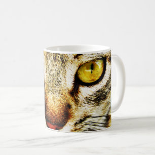Caneca De Café O olhar expressivo de um gato doméstico