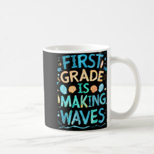 Caneca De Café O Primeiro Grau É Ondas De Fazer De Volta Para Cri
